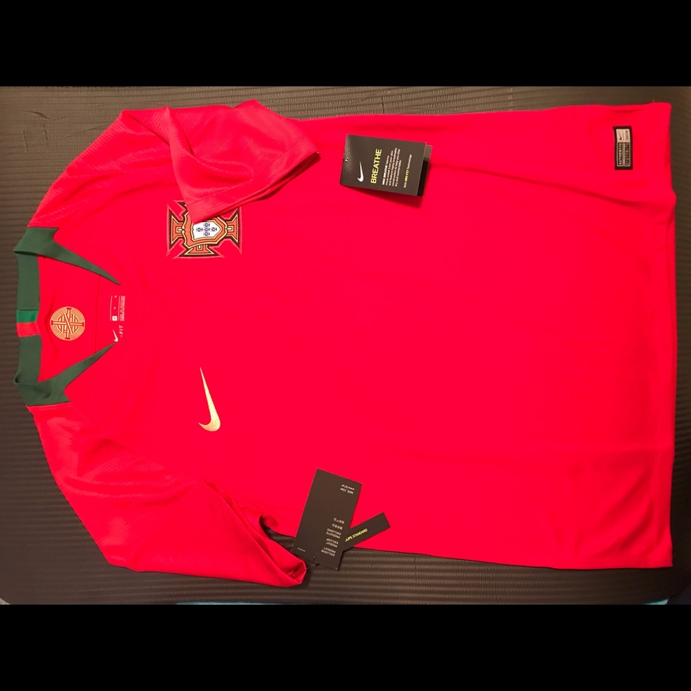 Nike Men's Soccer 18 Portugal Stadium Home Jersey
